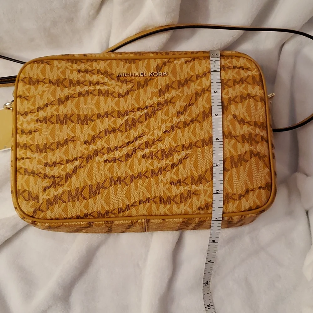 SOLD 🌟 NEW 🌟 Michael Kors Lg Jet Set Crossbody Bag - Picture 5 of 9